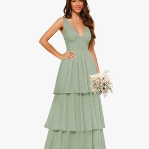 Elegant Green Sleeveless Tiered Dress